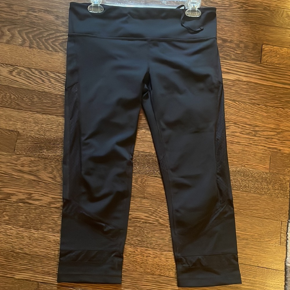 Gap black Capri pants with mesh inserts